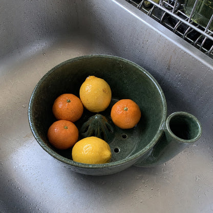 Swirl-Flow Fruit Rinsing Bowl